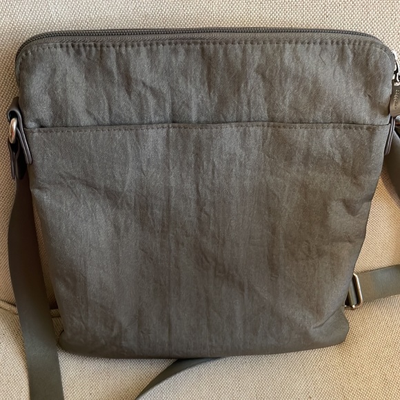 Baggallini Crossbody - Picture 2 of 6
